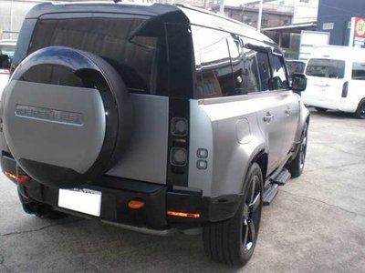 LAND ROVER DEFENDER - 6