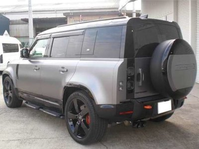 LAND ROVER DEFENDER - 4