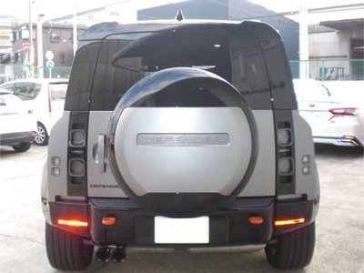 LAND ROVER DEFENDER - 5
