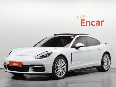 PORSCHE PANAMERA - 1