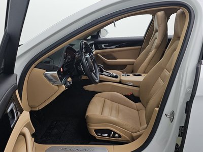 PORSCHE PANAMERA - 10