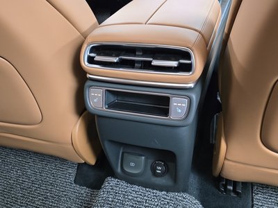 2023 Genesis GV80 — миниатюра 19