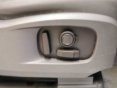 2023 LAND Rover DEFENDER thumbnail 37