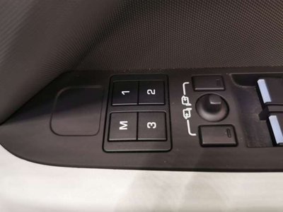 2023 LAND Rover DEFENDER thumbnail 17