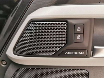 2023 LAND Rover DEFENDER thumbnail 11