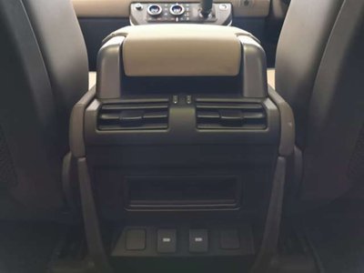 2023 LAND Rover DEFENDER thumbnail 14