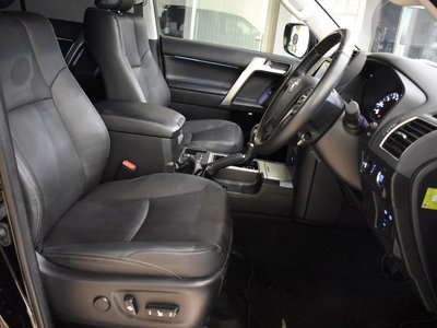 2022 Toyota LAND CRUISER PRADO — миниатюра 25