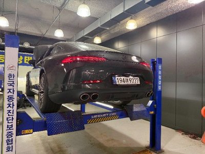 MERCEDES-BENZ GT AMG - 3