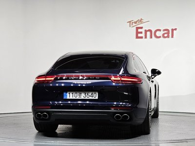 PORSCHE PANAMERA - 4