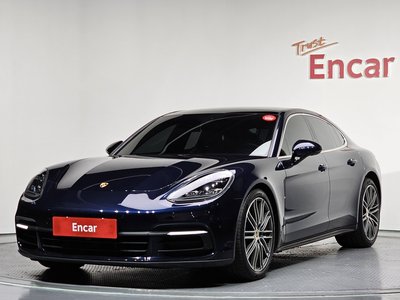 PORSCHE PANAMERA - 1