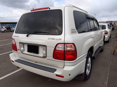 TOYOTA LAND CRUISER 100 - 5