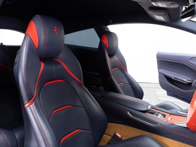 صورة مصغرة 37 لـ 2019 Ferrari GTC4 LUSSO