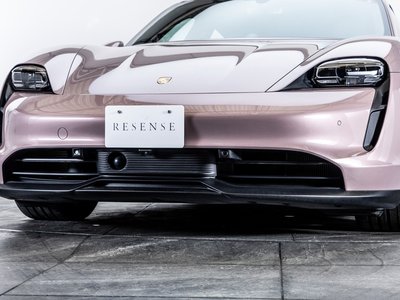 صورة 10 لـ 2022 Porsche TAYCAN