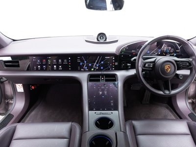 صورة 2 لـ 2022 Porsche TAYCAN