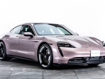 صورة 7 لـ 2022 Porsche TAYCAN