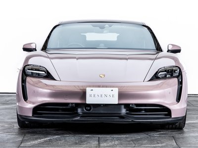 صورة 9 لـ 2022 Porsche TAYCAN