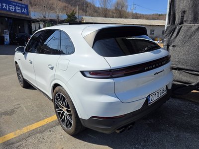 PORSCHE CAYENNE - 6