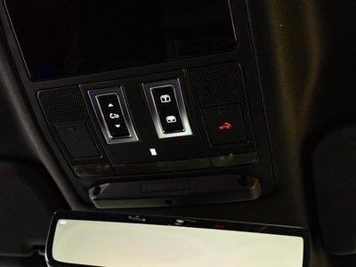 LAND ROVER DEFENDER - 5