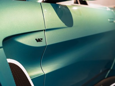 صورة 8 لـ 2023 Aston Martin VANTAGE