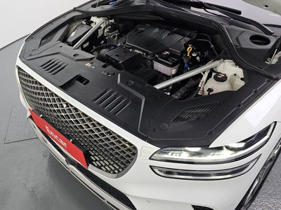صورة 7 لـ 2022 Genesis GV70