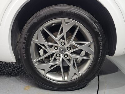 صورة 8 لـ 2022 Genesis GV70