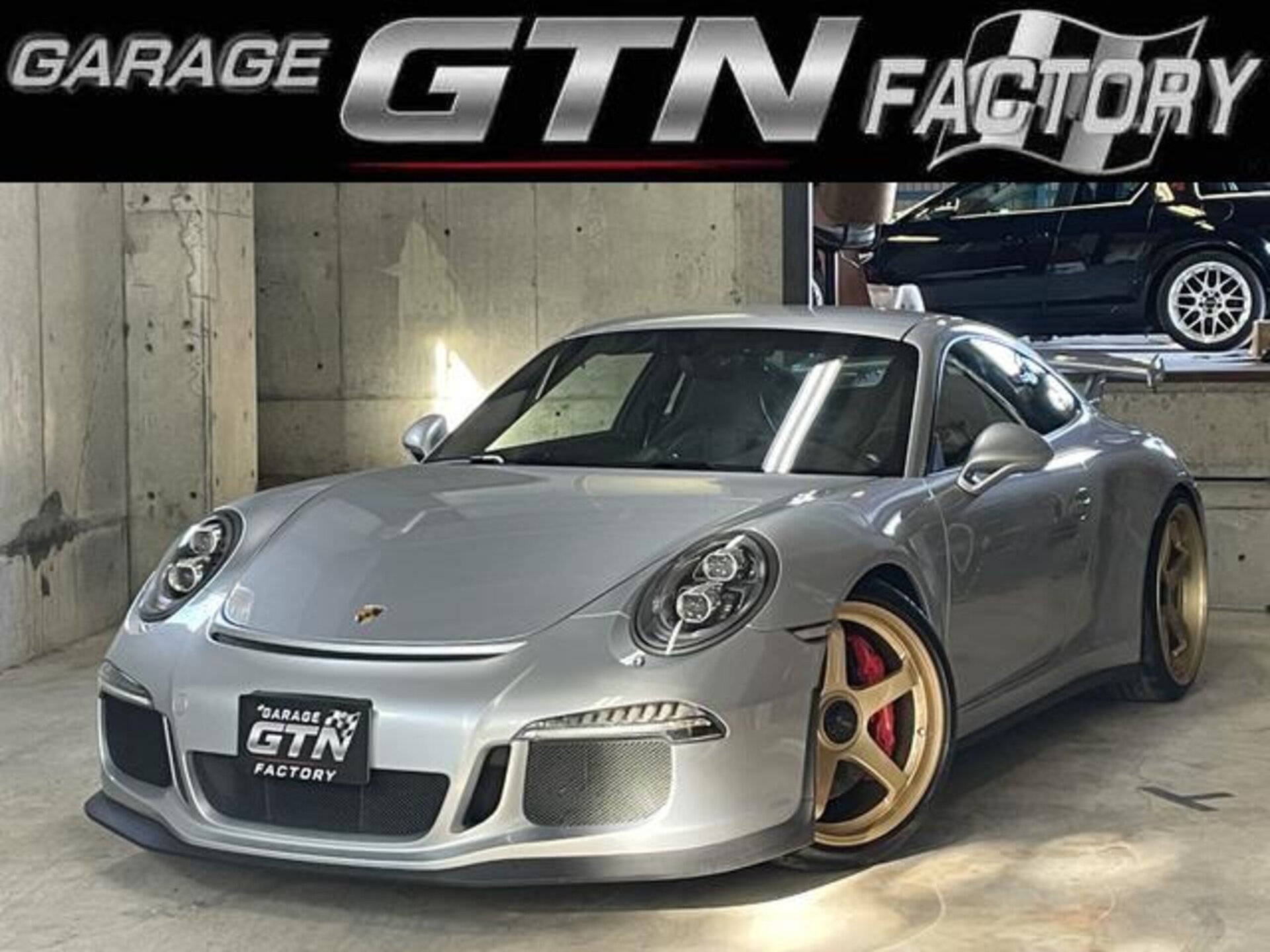 PORSCHE 911 - View 1