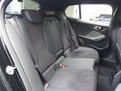 2026 BMW 1 SERIES thumbnail 17