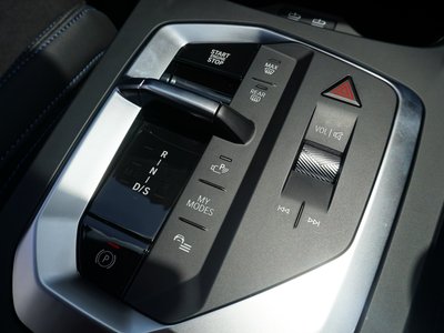 2026 BMW 1 SERIES thumbnail 32