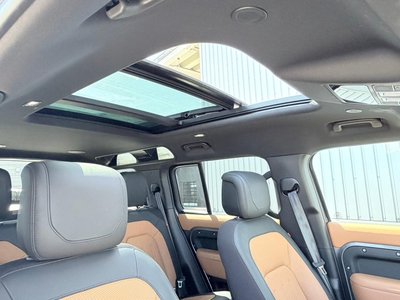 LAND ROVER DEFENDER - 4