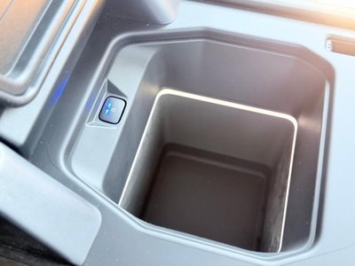 LAND ROVER DEFENDER - 9