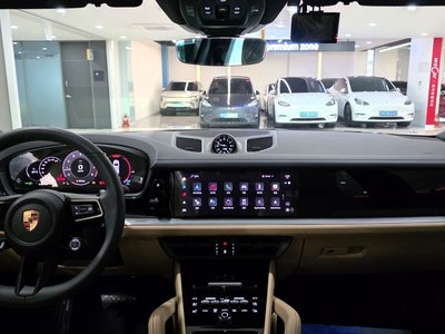 PORSCHE CAYENNE - 9