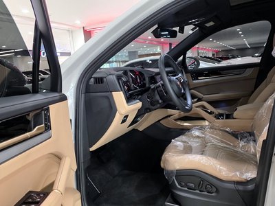 PORSCHE CAYENNE - 10