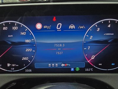 MERCEDES-BENZ E-CLASS - 8