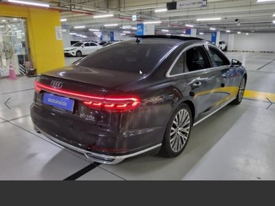 AUDI A8 - 4