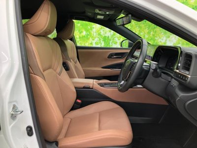 2024 Toyota CROWN SPORT photo 4