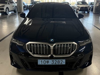 صورة 1 لـ 2026 BMW I5