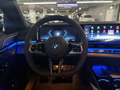 صورة 7 لـ 2026 BMW I5