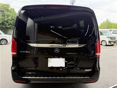 2021 Mercedes-BENZ V-CLASS photo 2
