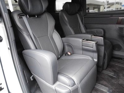 2023 Toyota ALPHARD — миниатюра 16