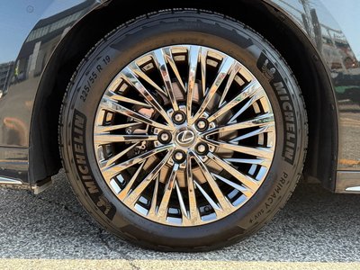 2024 Lexus LM — миниатюра 11