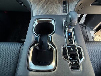 2024 Lexus LM — миниатюра 34