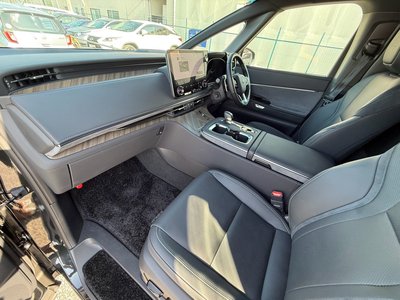 2024 Lexus LM — миниатюра 18