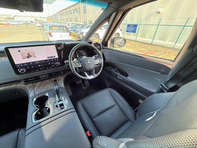 2024 Lexus LM — миниатюра 39