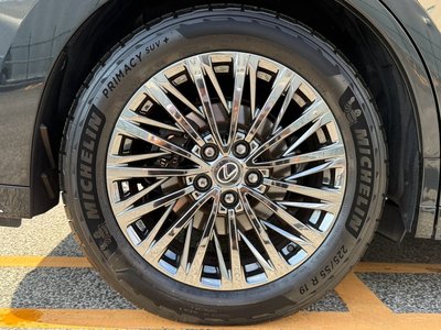 صورة 9 لـ 2024 Lexus LM