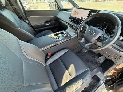 2024 Lexus LM — миниатюра 14