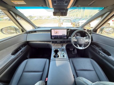 2024 Lexus LM — миниатюра 38