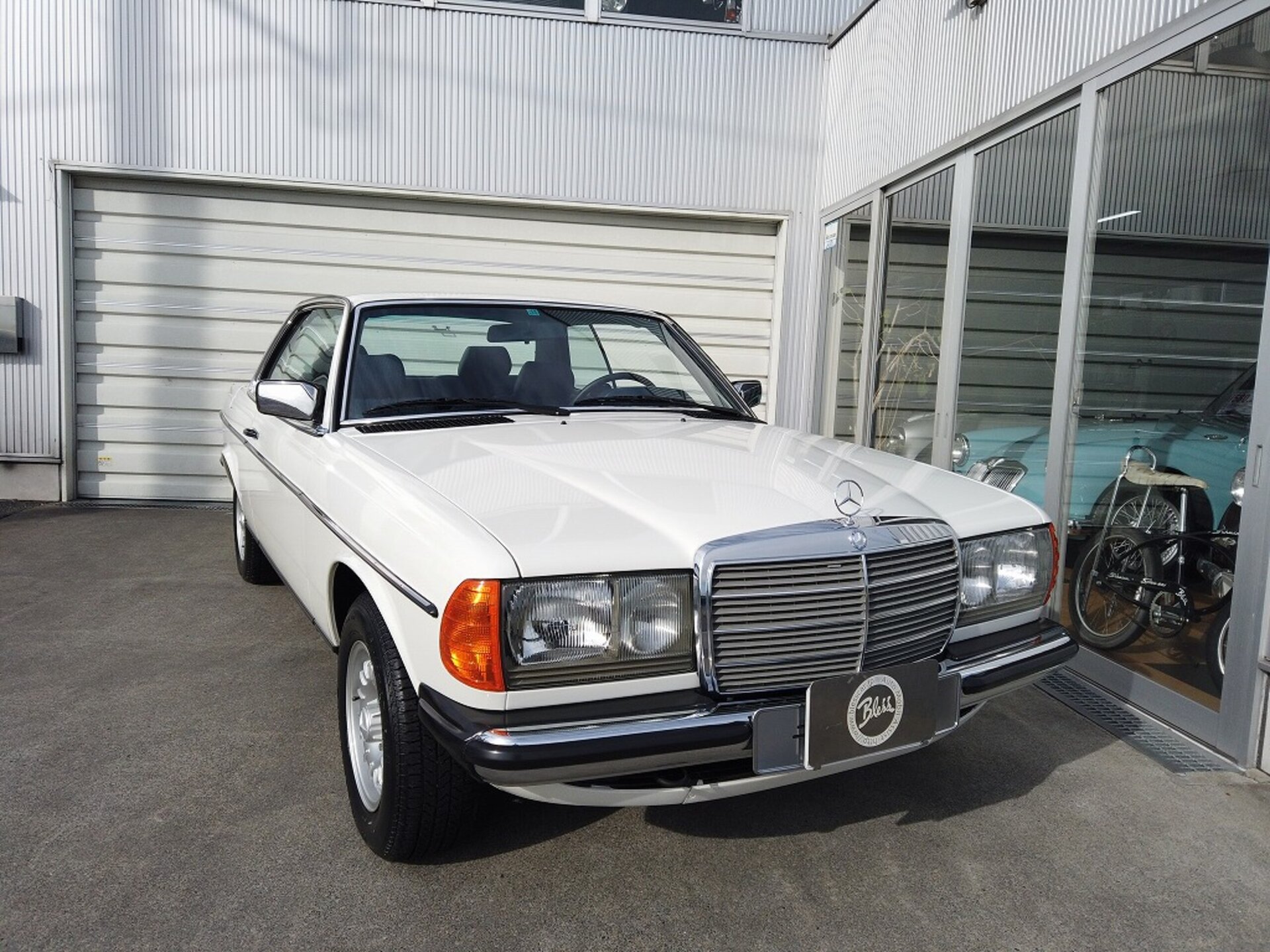 MERCEDES-BENZ MEDIUM-CLASS COUPE - View 1