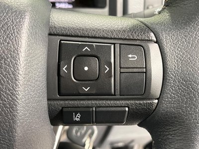 TOYOTA LAND CRUISER 70 - 6