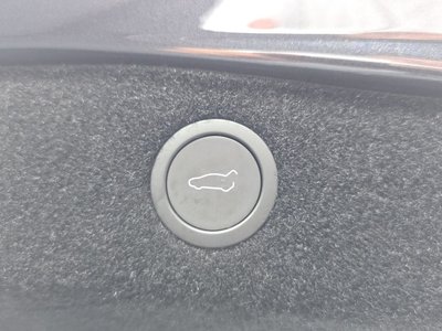 2025 Tesla MODEL 3 thumbnail 28