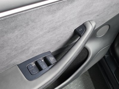 2025 Tesla MODEL 3 thumbnail 30
